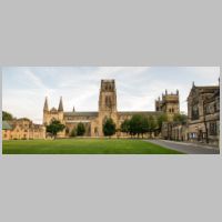 Durham Cathedral, photo TSP, Wikipedia.jpg